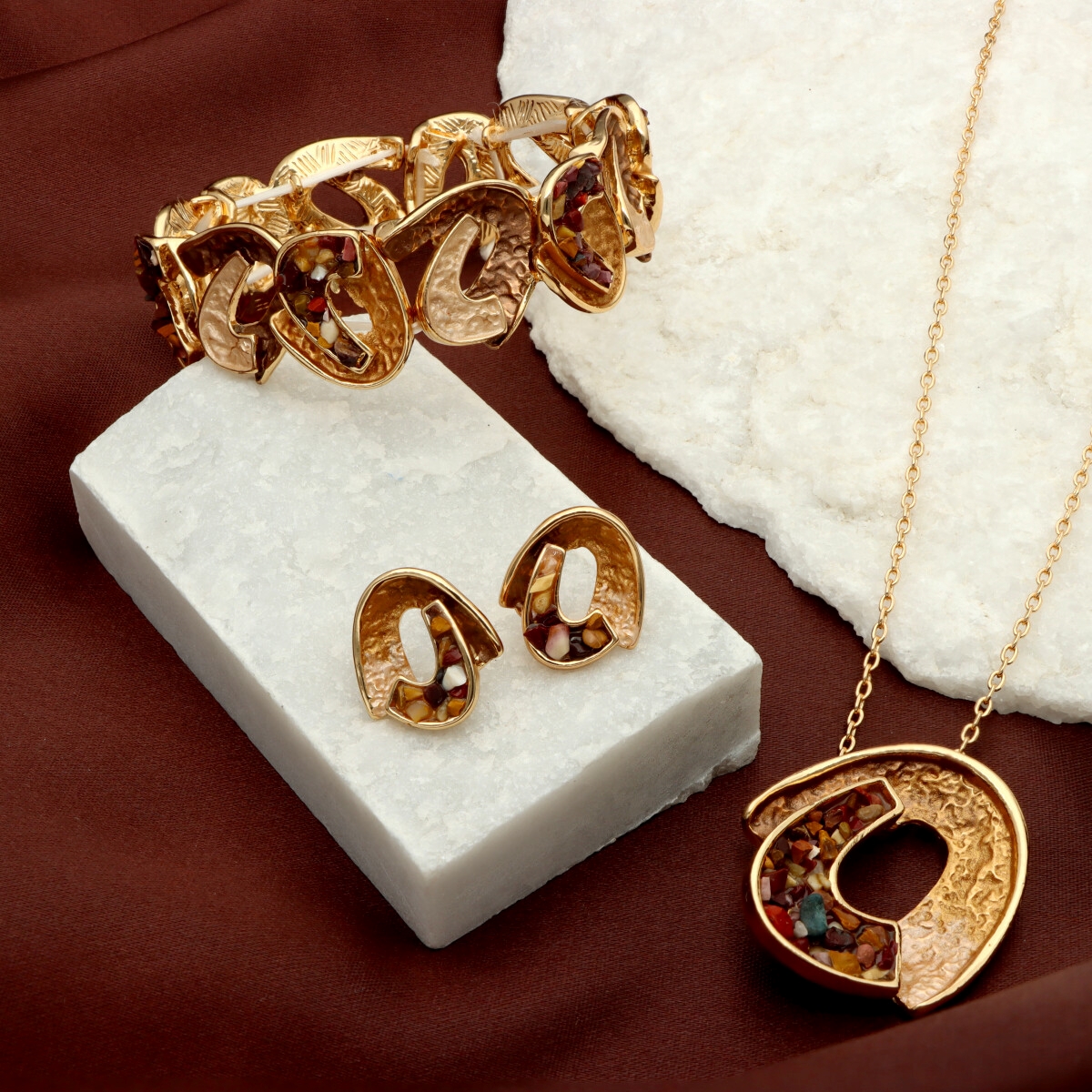 Umělecký náramek B98090