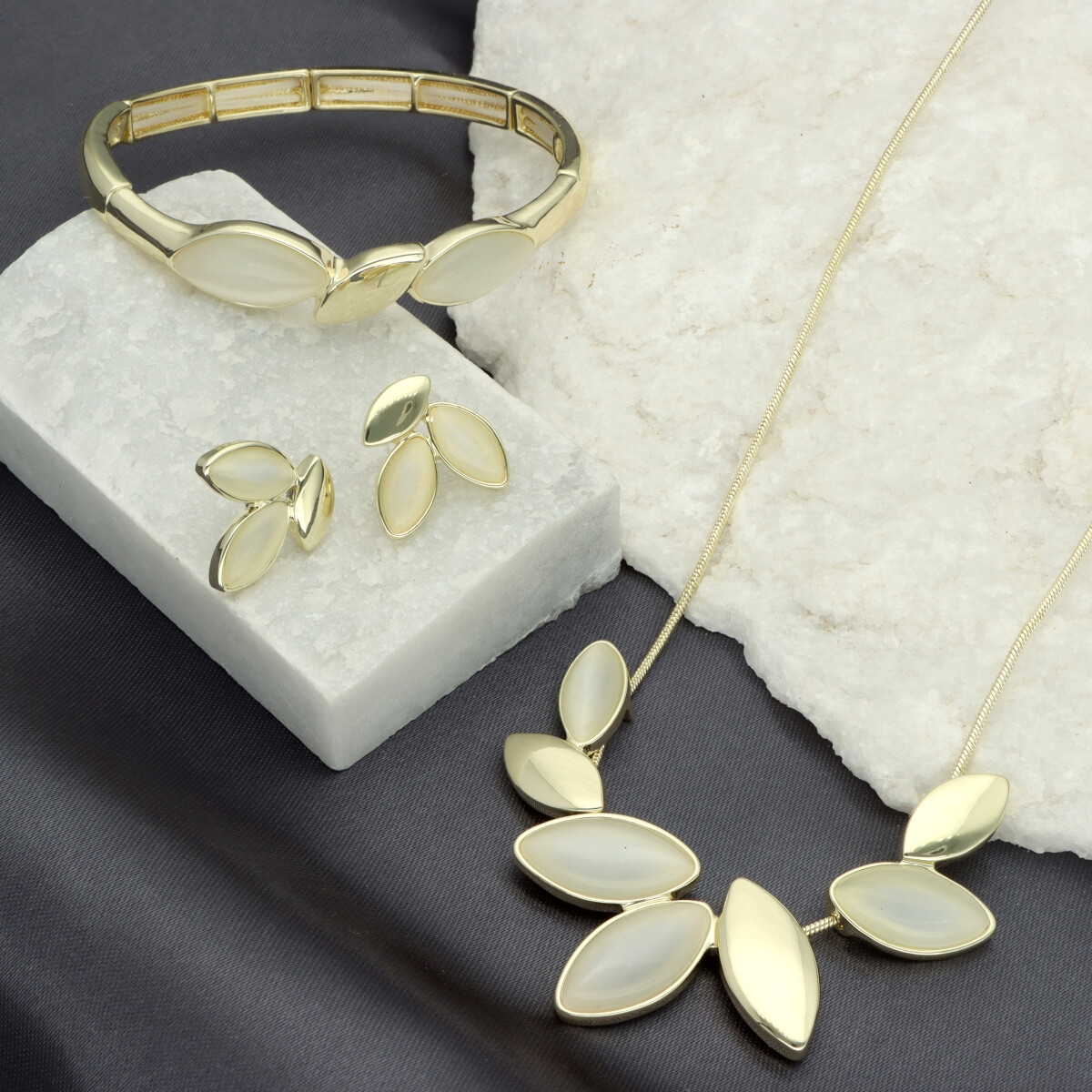 Náramek s křemenem B97000