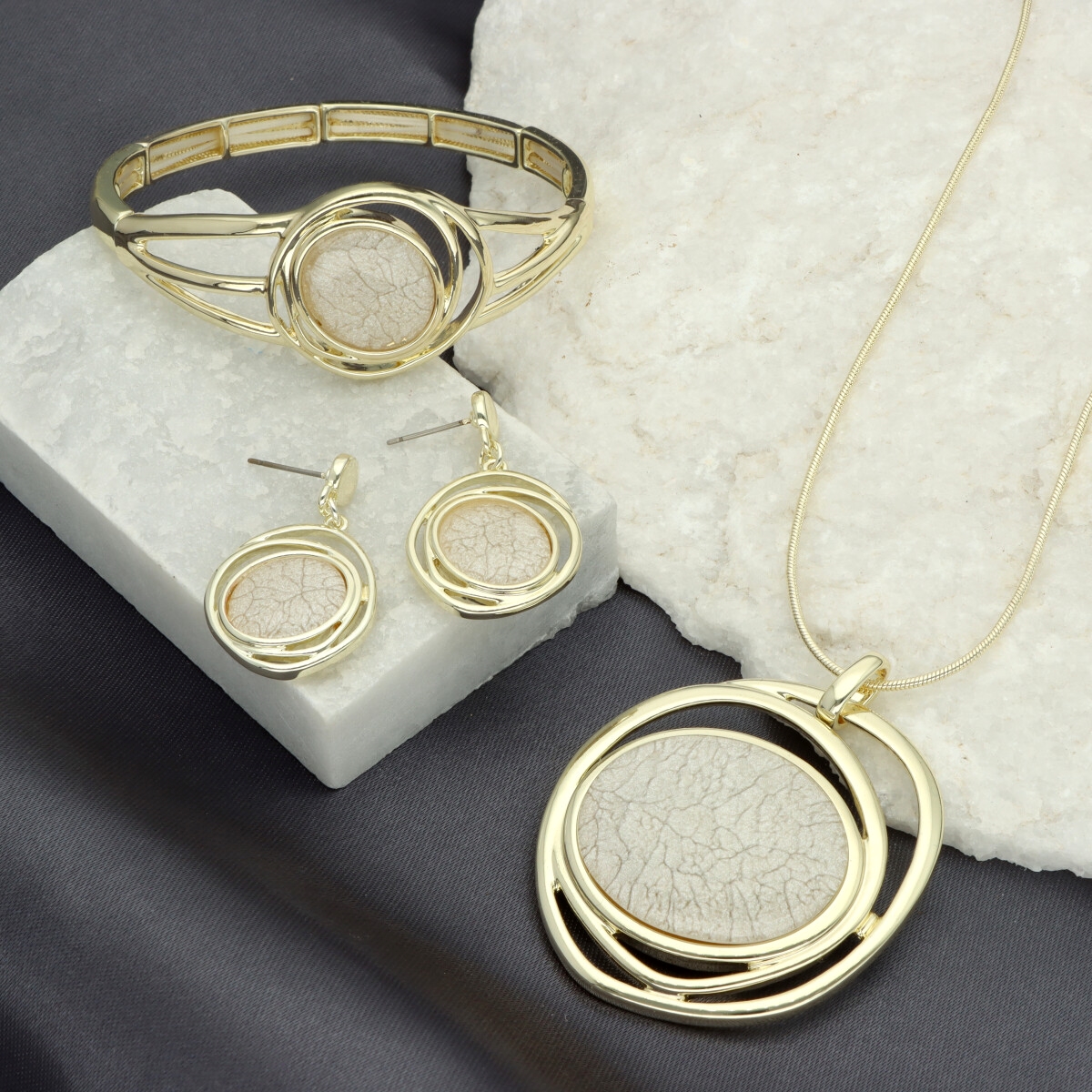 Náhrdelník z pryskyřice N97055