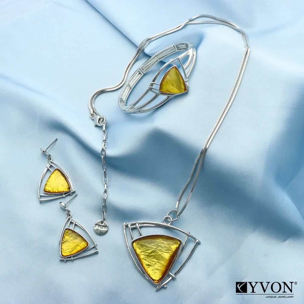 Náramek z pryskyřice B00443