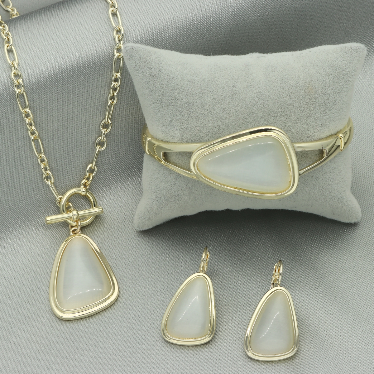 Náhrdelník s přírodním křemenem N99433
