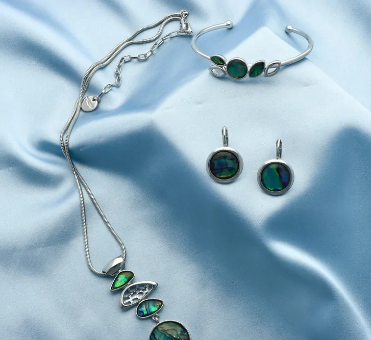 Náramek z mušlí B00450