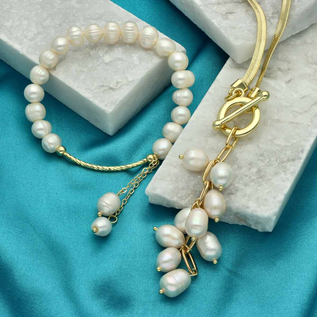 Náramek s přírodními perlami B97913