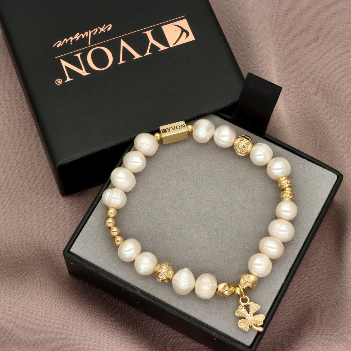 Náramek z přírodních perel B97415b