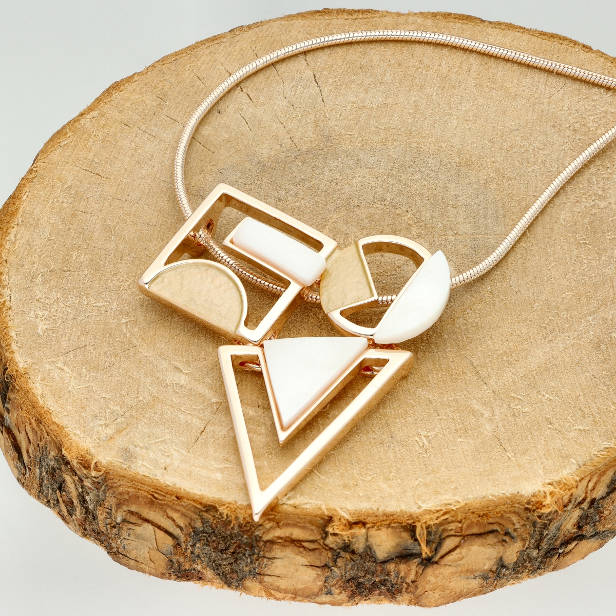  Náhrdelník s přírodní mušlí N99411