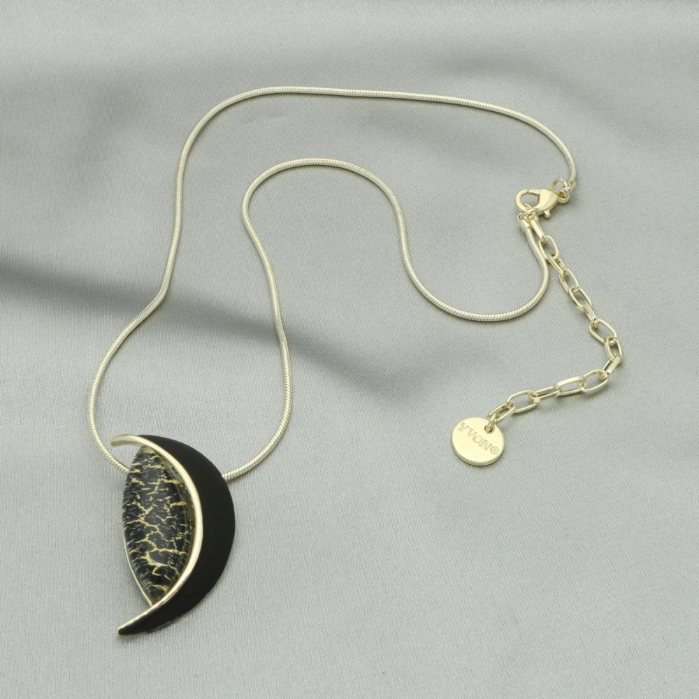 Pryskyřicový náhrdelník N99492