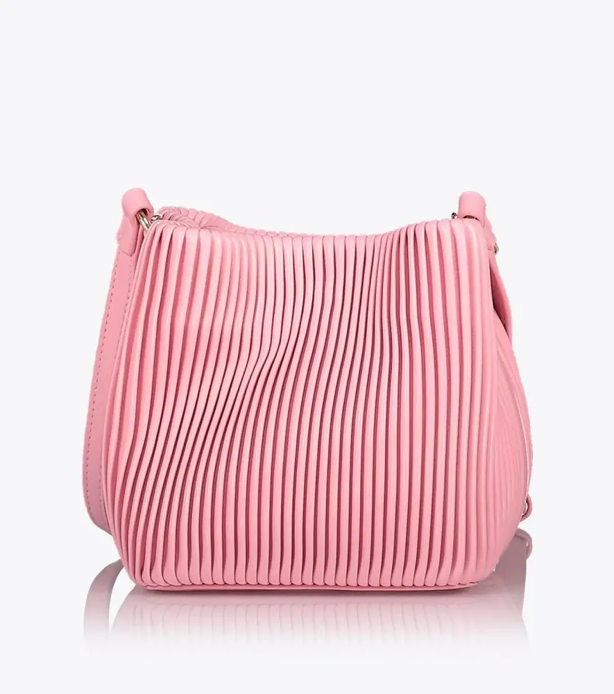 Crossbody kabelka s ozdobným řetízkem